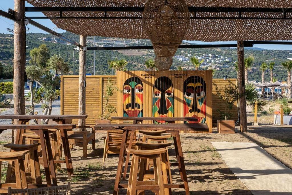 Club Kavala Beach Hotel Assos Екстериор снимка